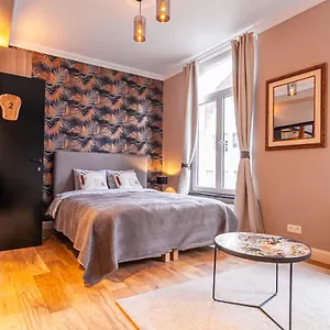 Luxury Boutique By Rikas Apartment